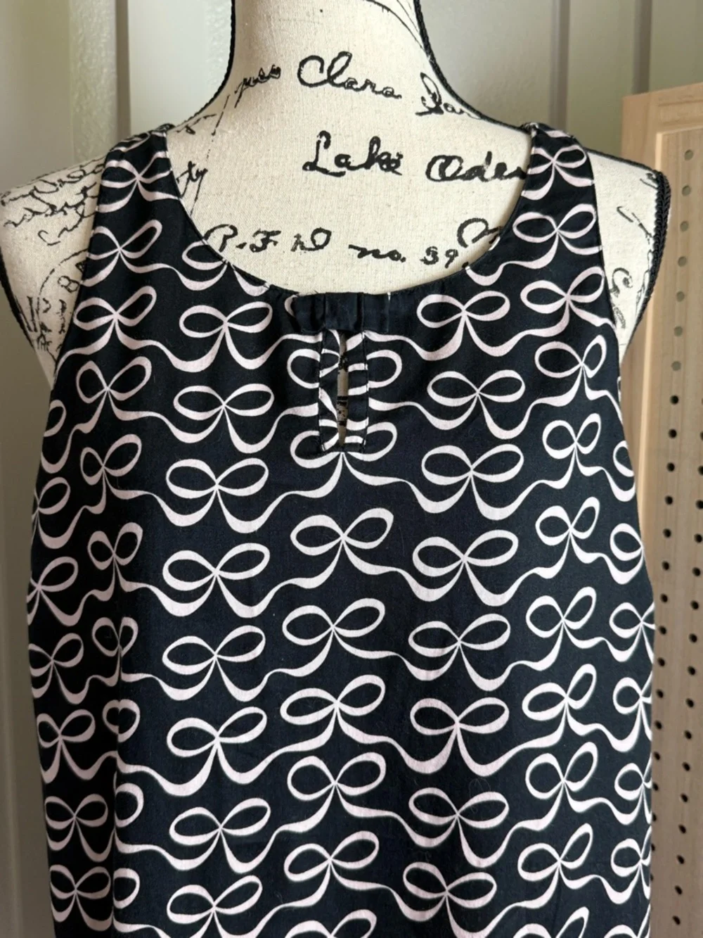 Kate Spade Bow‎ Print Sleeveless Top Peplum Hem Black White Size 1 Preppy Cotton